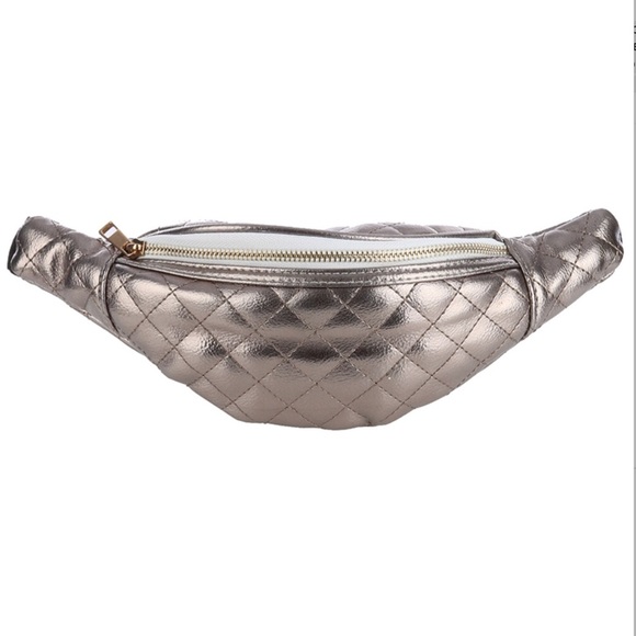 Quilt designed fanny packs - Picture 6 of 7